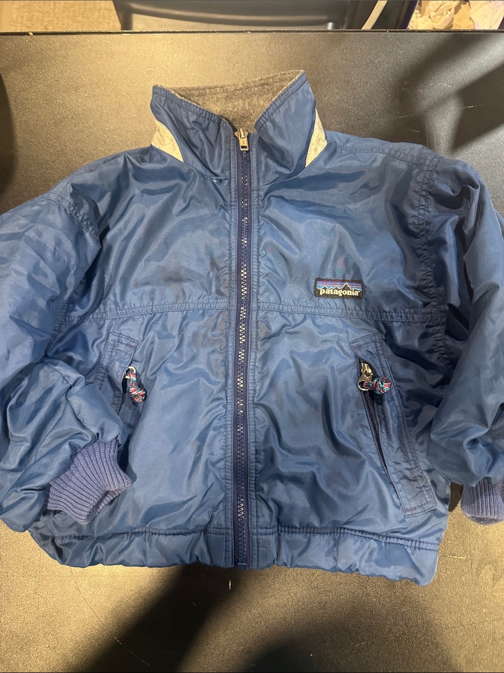 Vintage Patagonia Kids Blue Puffer Jacket with Zipper Pockets